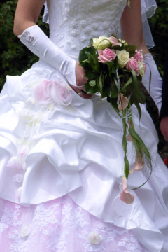 svatební šaty
